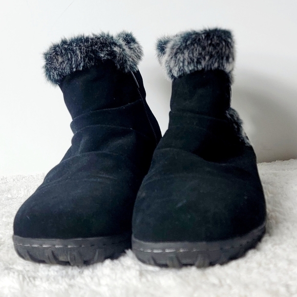 KHOMBU Women's All-Weather Lindsey Suede Boots - Picture 2 of 8